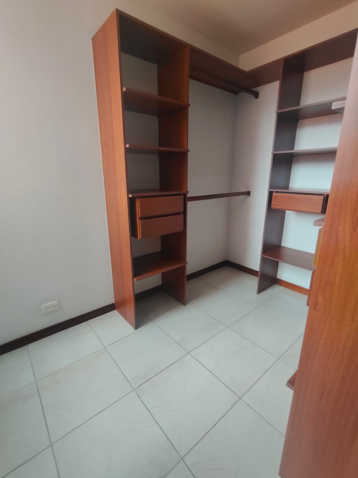Angeles de Santa Maria, MEDELLÍN - 57268