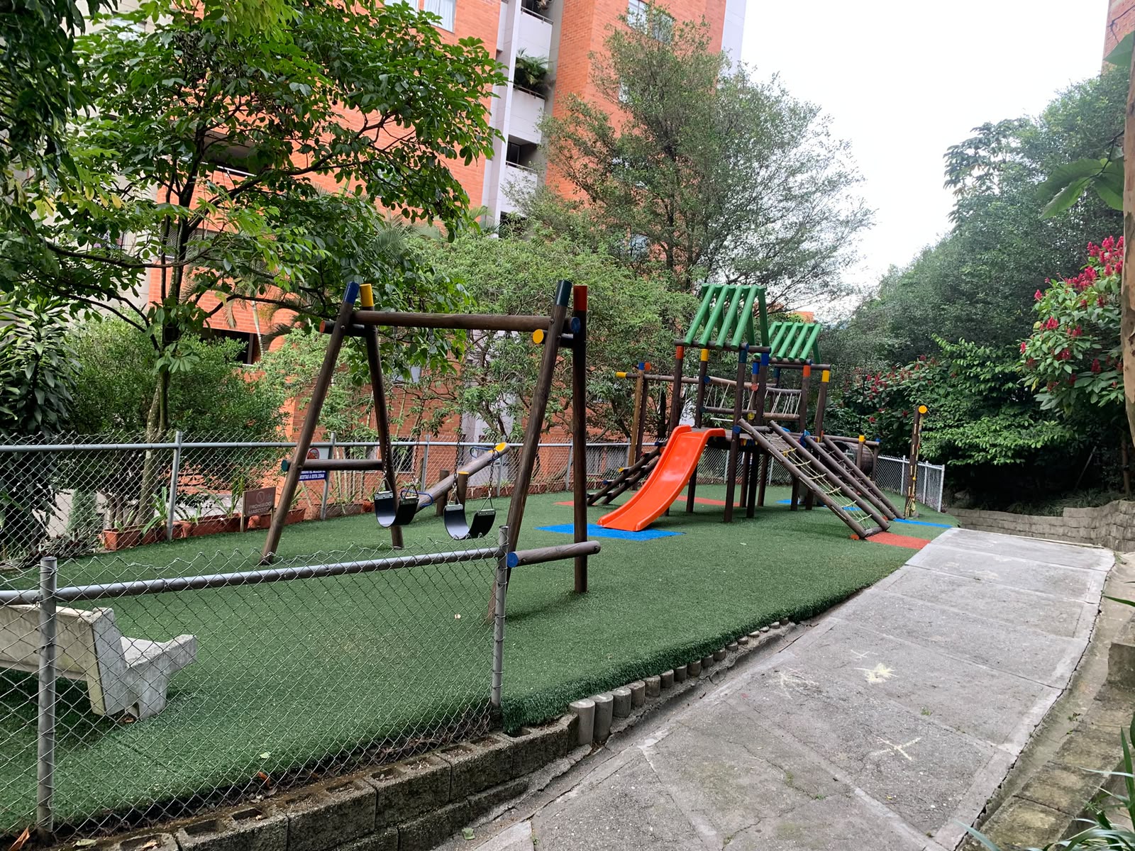 castellana, MEDELLÍN - 57382
